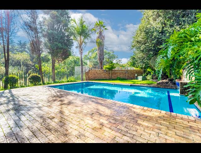 1 BEDROOM APARTMENT FOR SALE IN BRYANSTON